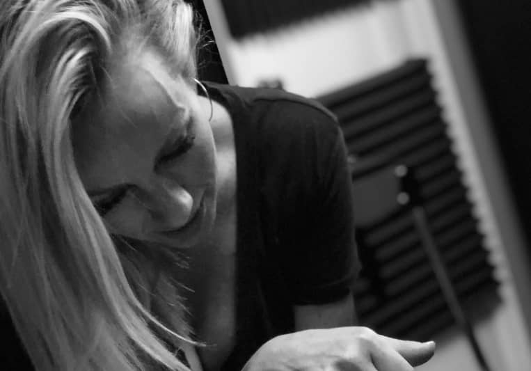 Shelly on SoundBetter