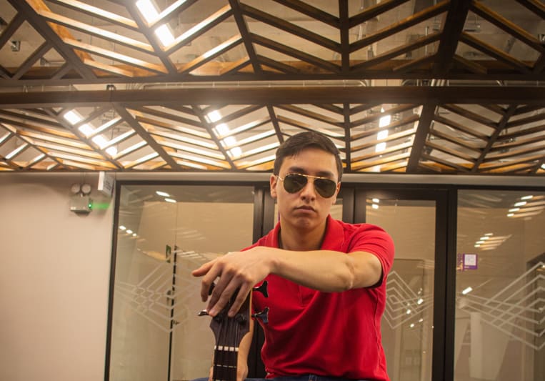 Javier Flores on SoundBetter