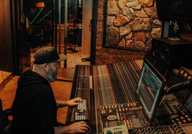 Oscar Nilsson on SoundBetter