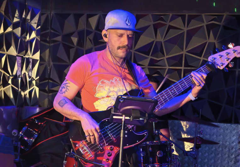 buGgi roOts on SoundBetter