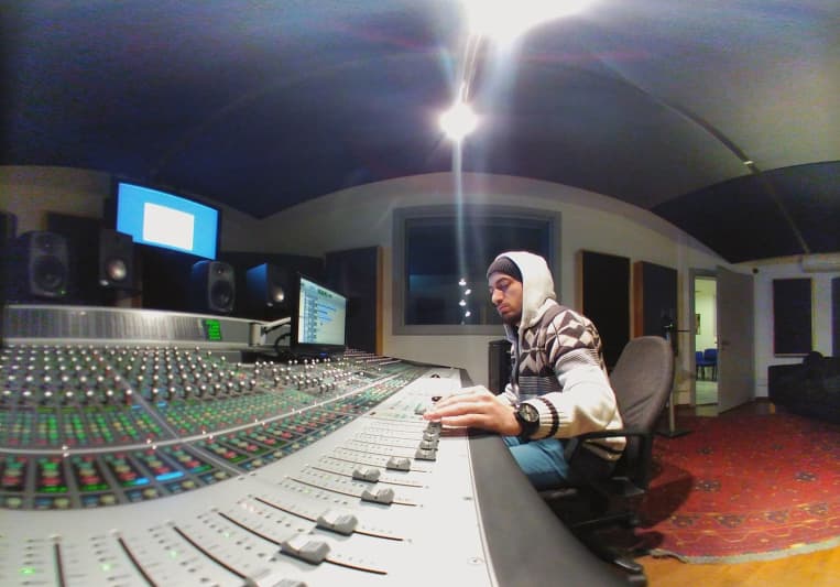 MeaveN on SoundBetter