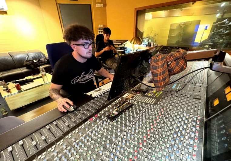 MIXED BY MB on SoundBetter