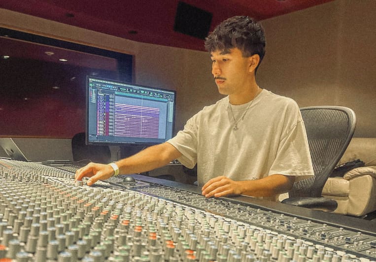 Jxred on SoundBetter