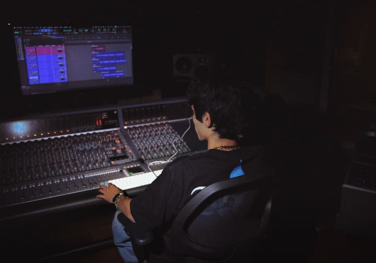 Mangod on SoundBetter