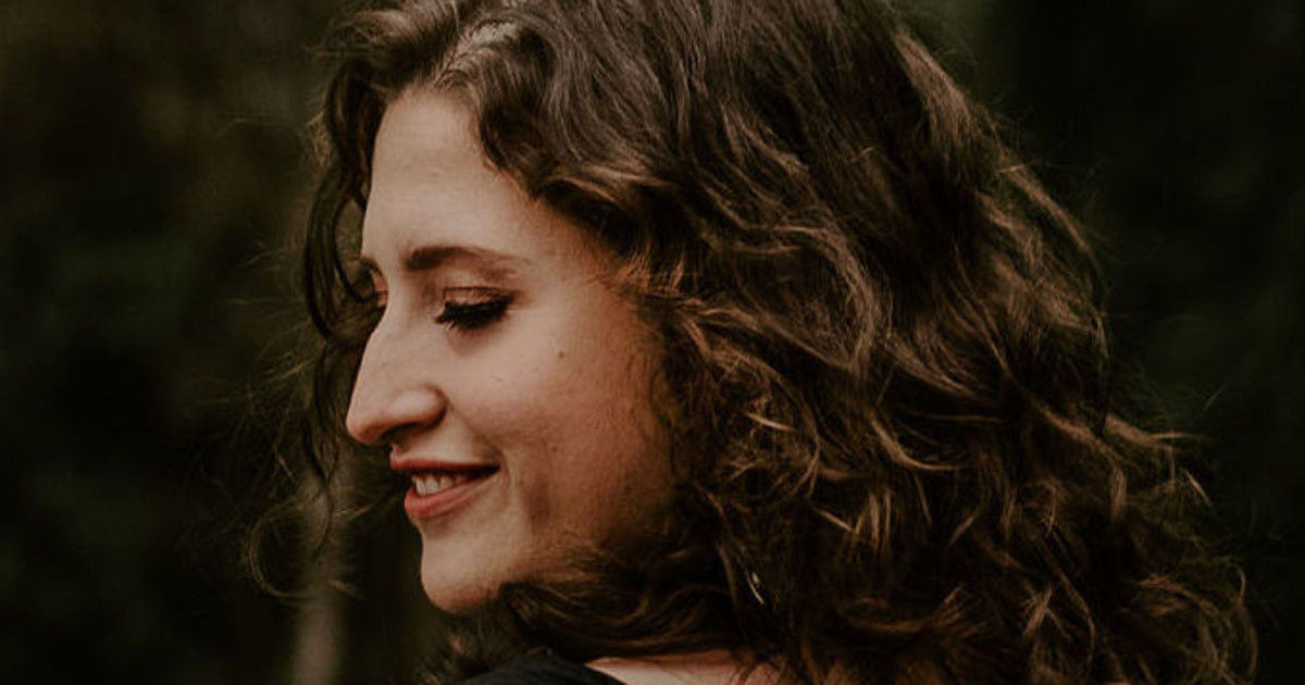 Introverted Female Singer Indie-Pop Female Vocalist - Vocalist & Topliner - Vancouver | SoundBetter