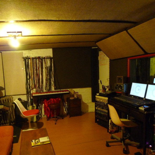 Four Foot Studios on SoundBetter
