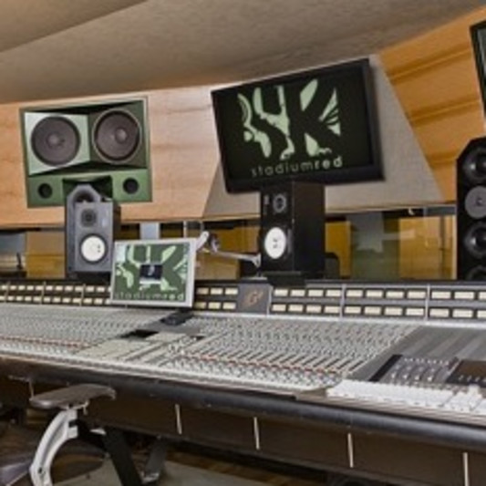 Stadiumred on SoundBetter