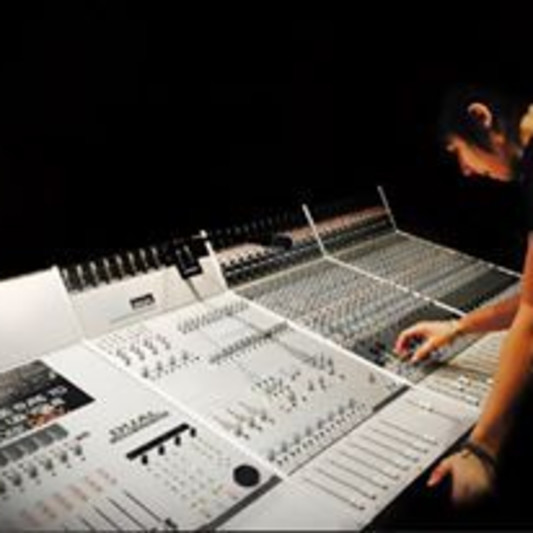 Switchmusik on SoundBetter