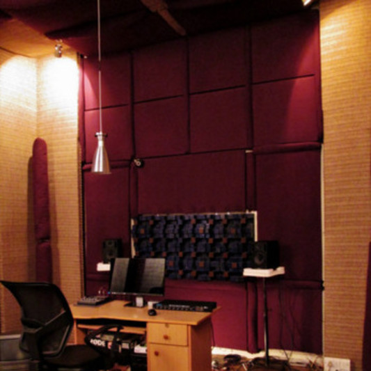 Studio "Pure-Sonics" on SoundBetter