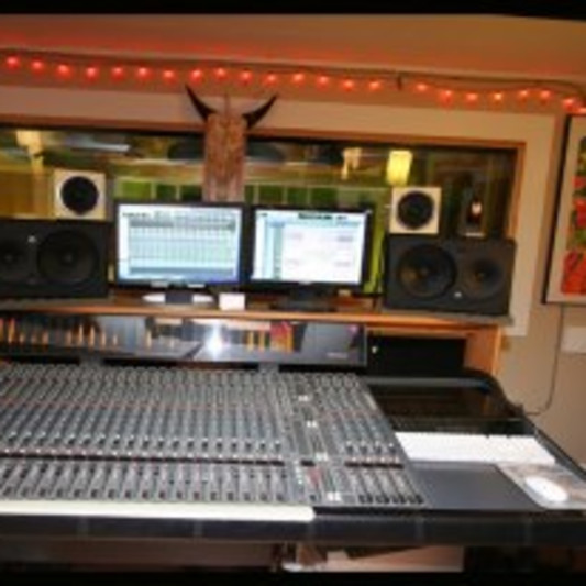 Birdhouse Recording Studio Seattle on SoundBetter