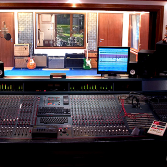 FOX MUSIC STUDIOS on SoundBetter