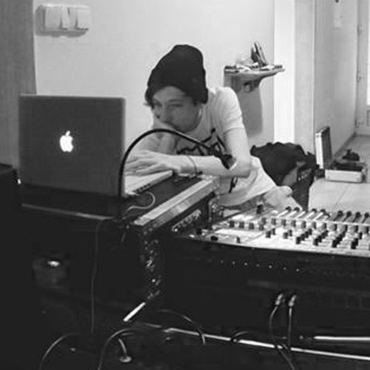 Tomas Lobb on SoundBetter