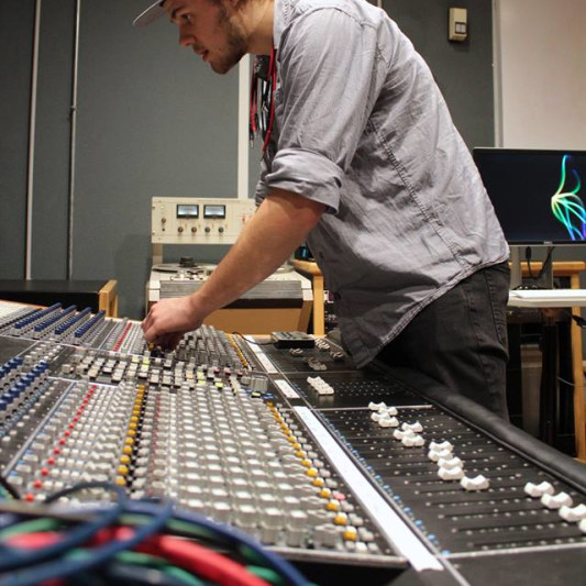 Eli Louis Productions on SoundBetter