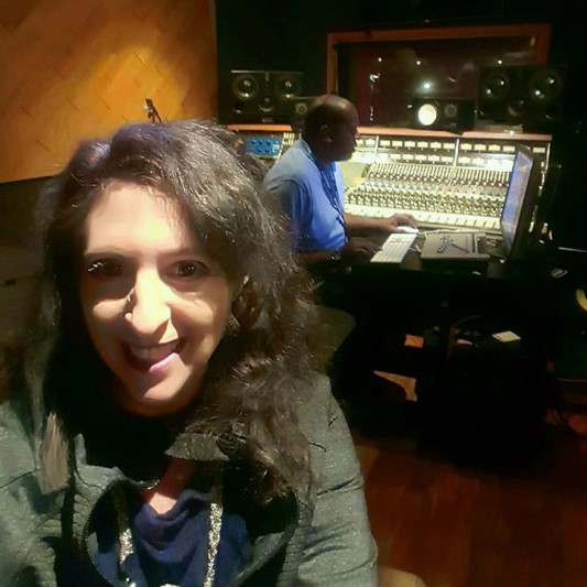 angel da singer on SoundBetter