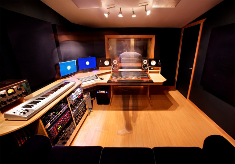 Blue Light Studio on SoundBetter