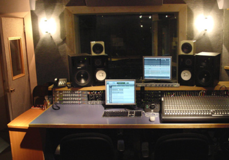 Lofish Recording Studios on SoundBetter