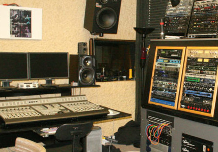 WFM Studios & Mix Suite on SoundBetter