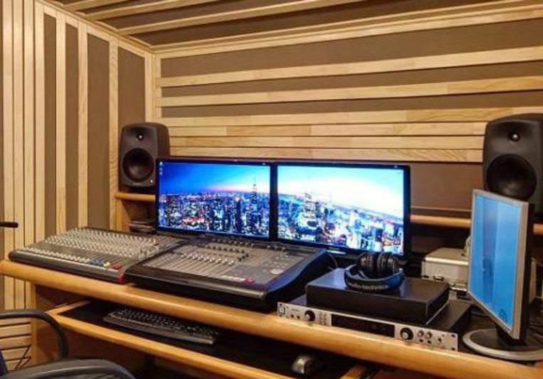 BOOSTudio on SoundBetter