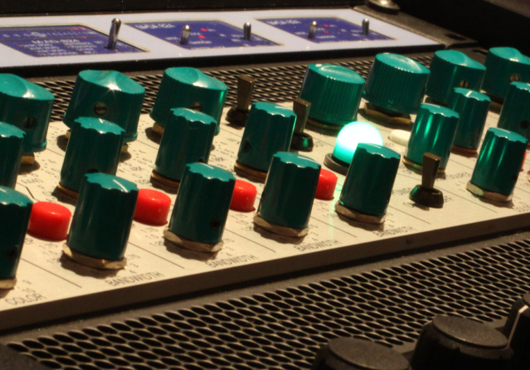 Transmit Music Studio on SoundBetter