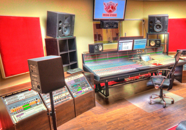 EOR Mediastudio on SoundBetter