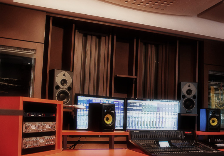 Black Diamond Studio on SoundBetter