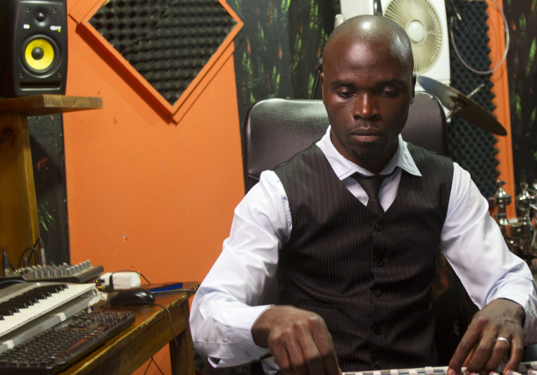 Emiziki Studios on SoundBetter