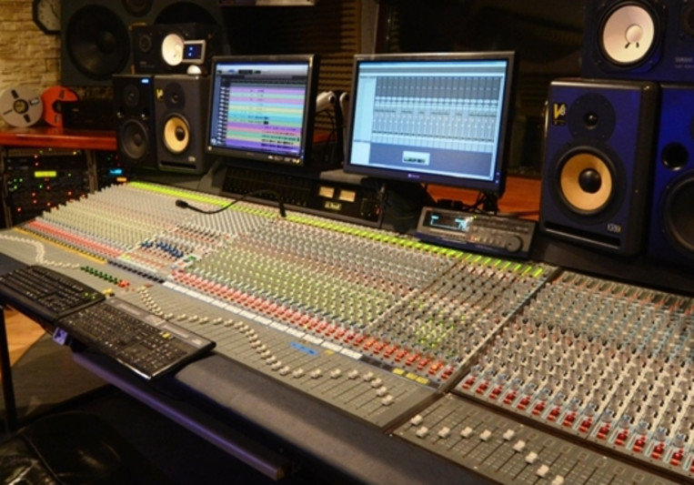 TR Studio on SoundBetter