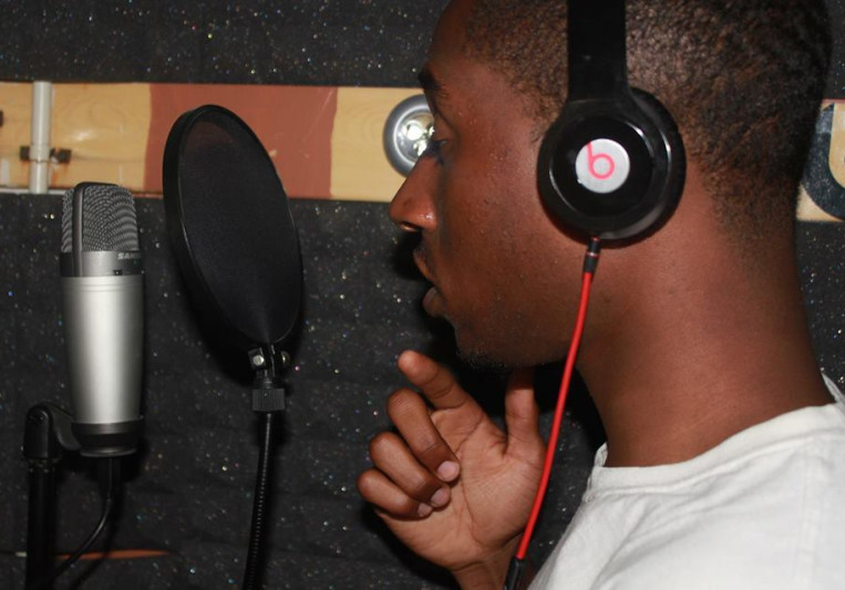 Tray L on SoundBetter