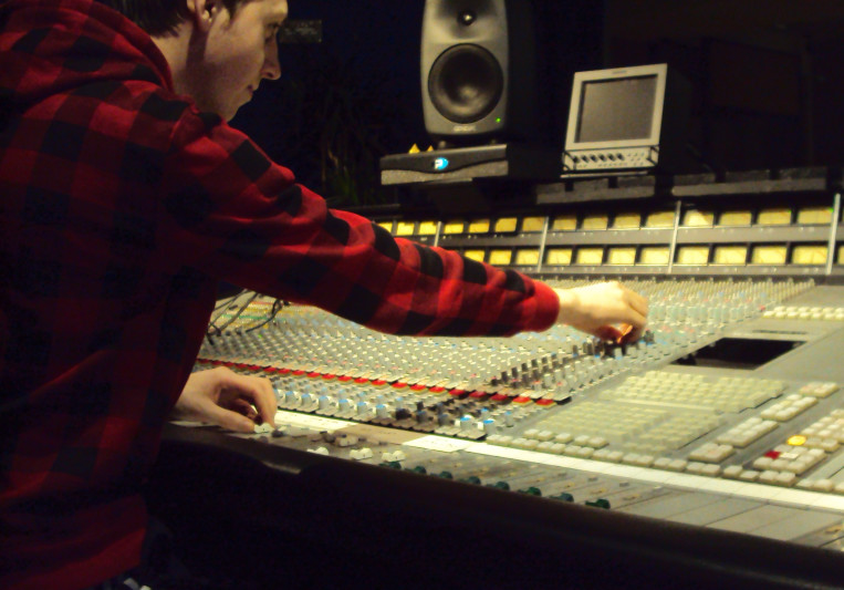 Yo-Yo Studio on SoundBetter