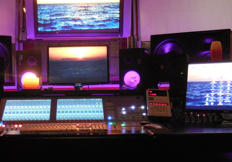 Soundcheck Studio, Recording & Producing on SoundBetter