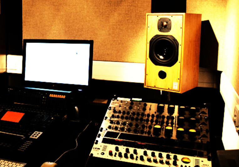 ESQ Audio UK on SoundBetter