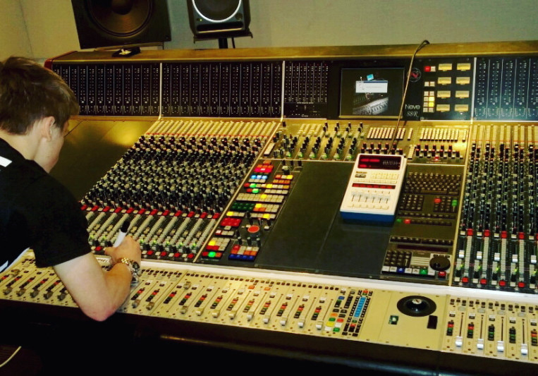 Brett DeFazio on SoundBetter