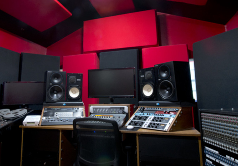 Greg Schettino / AFA Studio on SoundBetter