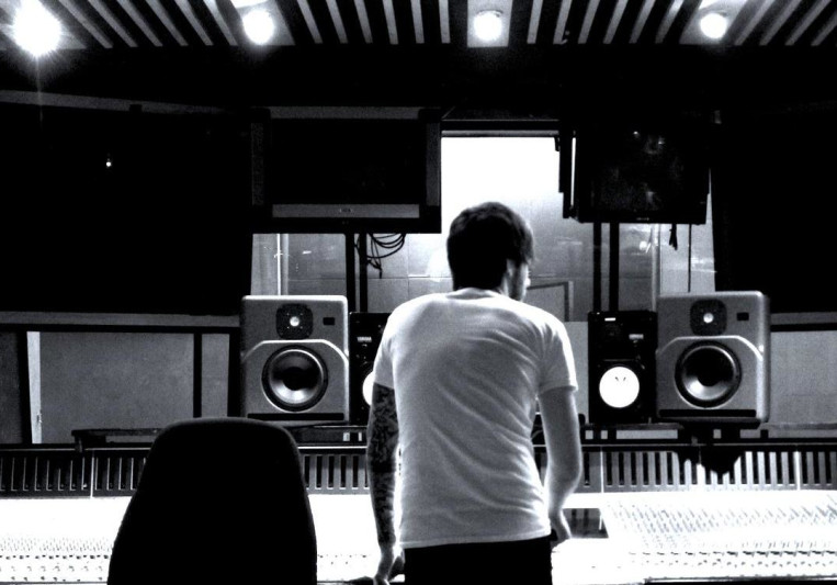Andy Menhenitt on SoundBetter