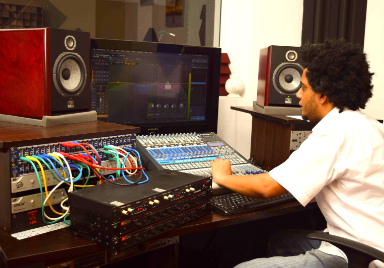 S - 9 - Music on SoundBetter