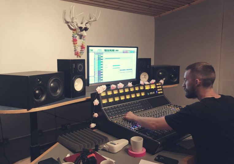 Alex Loring on SoundBetter