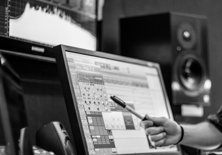 Wemixit : Studios Live & Music on SoundBetter