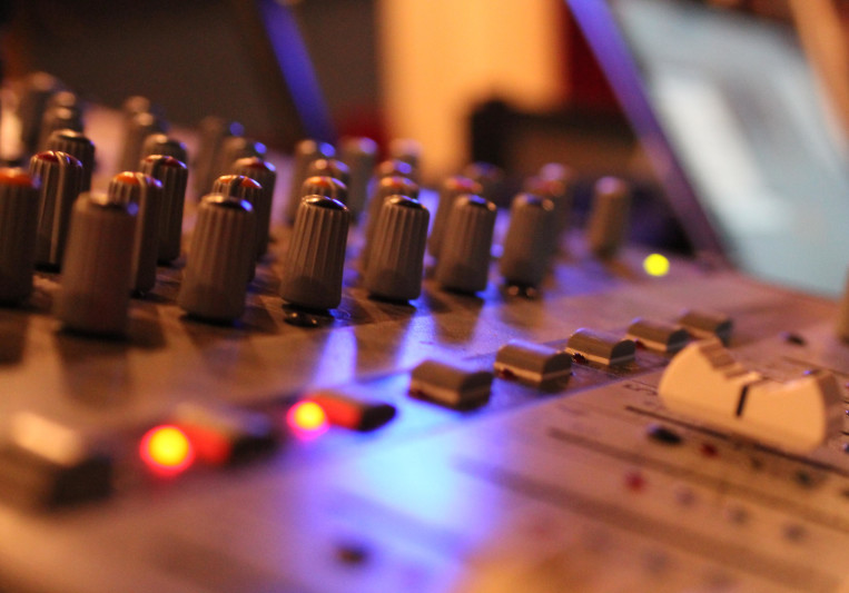 Push-your-music on SoundBetter