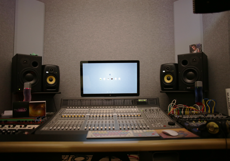 HM studios on SoundBetter