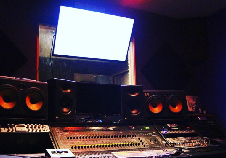 Chuck Mo on SoundBetter