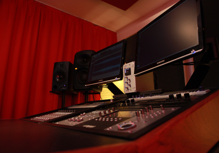 Roessler Mastering on SoundBetter
