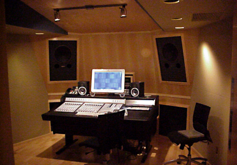 Rec Trax Studio on SoundBetter