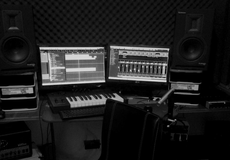 SinRostro Home Studio on SoundBetter