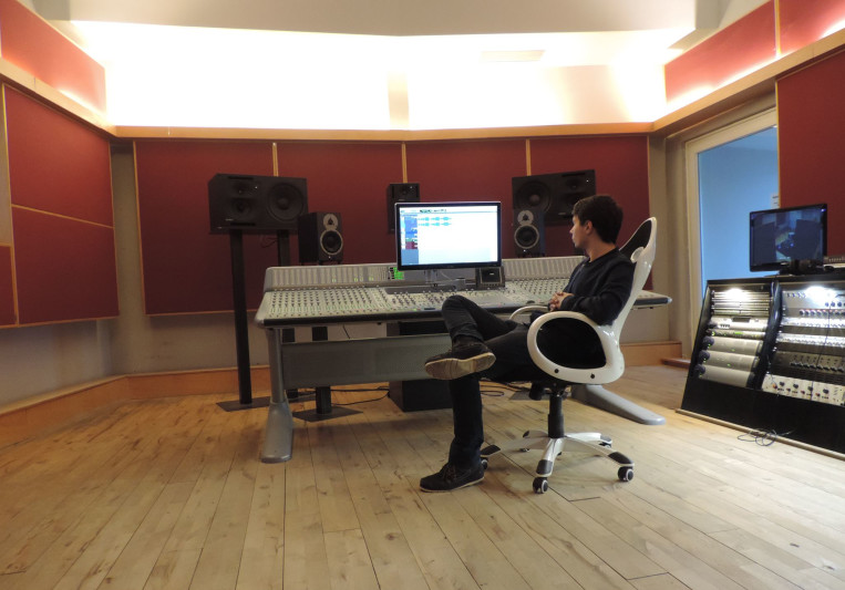 Alexey Pavloff on SoundBetter