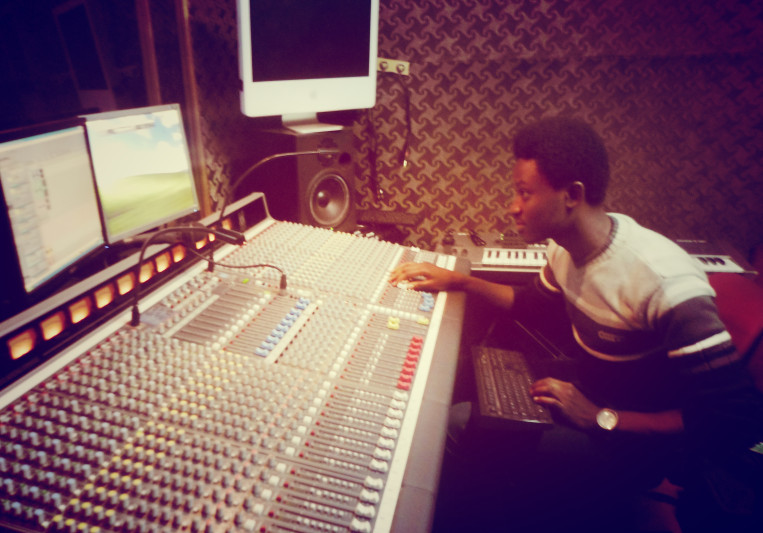 Val Omueti on SoundBetter