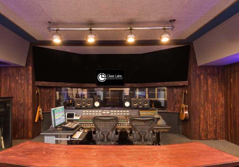 Clear Lake Recording Studios on SoundBetter