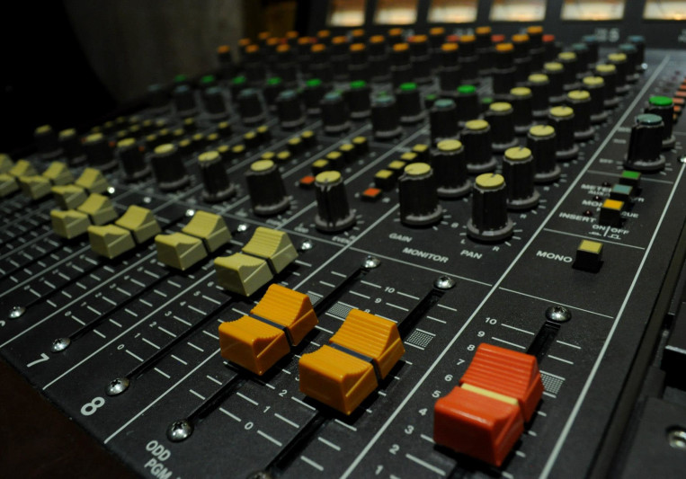 Damian Gagliardi on SoundBetter