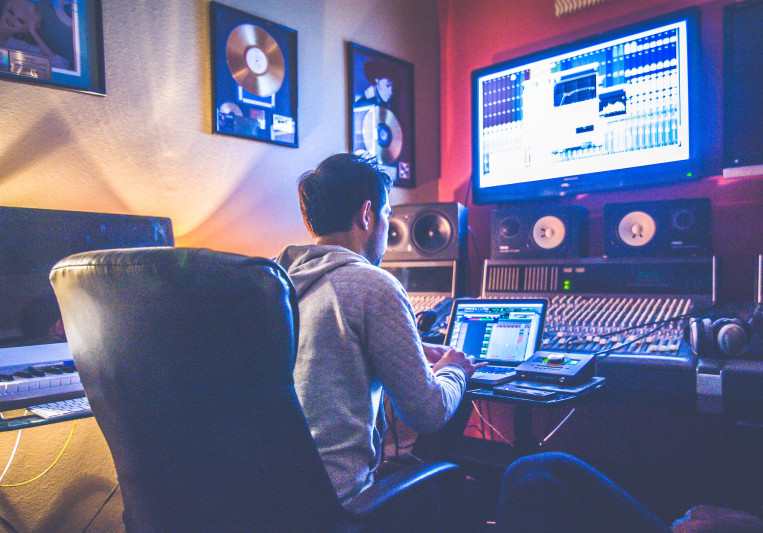 Christopher "C-Ray" Roberts on SoundBetter