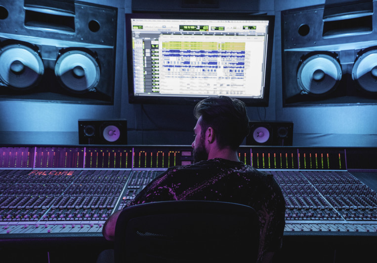 FALCONE on SoundBetter