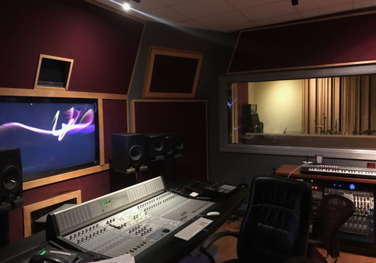 Universal Music Production Cen on SoundBetter